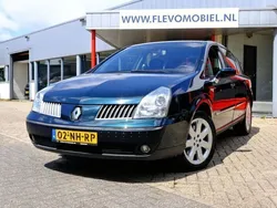 Grün Gebraucht 2003 Renault Vel Satis Expression Kleinwagen | 3.950 €