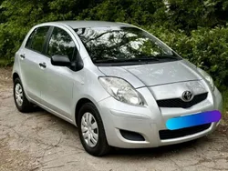 Silber Gebraucht 2009 Toyota Yaris Luna Limousine | 1.250 € (Superpreis)