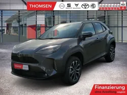 Grau Gebraucht 2024 Toyota Yaris Cross Team SUV | 30.490 € (Etwas zu teuer)