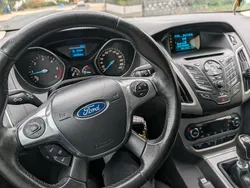Silber Gebraucht 2013 Ford Focus Kombi | 2.950 €