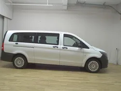 Weiss Gebraucht 2023 Mercedes Vito Van / Kleinbus | 32.980 € (Guter Preis)