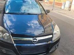 Schwarz Gebraucht 2006 Opel Astra Kombi | 850 € (Superpreis)