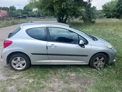 Silber Gebraucht 2008 Peugeot 207 Limousine | 750 € (Superpreis)