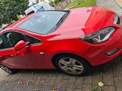 Rot Gebraucht 2009 Opel Astra Limousine | 5.999 € (Teuer)