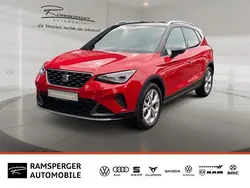Rot (pure rot/midnight schwarz metallic) Gebraucht 2024 Seat Arona FR SUV | 22.930 € (Fairer Preis)