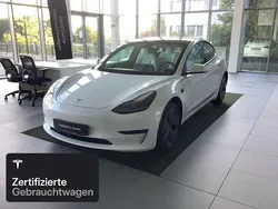 Weiß Gebraucht 2021 Tesla Model 3 RWD Limousine | 25.400 € (Fairer Preis)