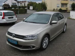 Silber Gebraucht 2014 VW Jetta Life Limousine | 7.290 € (Fairer Preis)