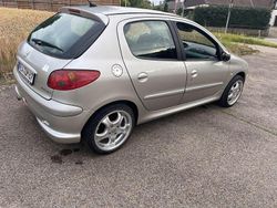 Grau Gebraucht 2007 Peugeot 206 Limousine | 1.500 € (Fairer Preis)