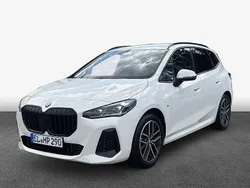 Weiß Gebraucht 2025 BMW 220 Active Tourer M Sport Van / Kleinbus | 54.889 €