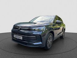 Grau Gebraucht 2024 VW Tiguan Life SUV | 35.910 € (Fairer Preis)