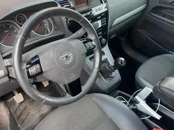 Schwarz Gebraucht 2011 Opel Zafira Van / Kleinbus | 5.700 € (Teuer)