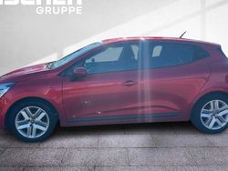 Rot Gebraucht 2022 Renault Clio V Zen Limousine | 11.990 € (Guter Preis)