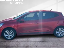 Rot Gebraucht 2022 Renault Clio V Zen Limousine | 11.990 € (Guter Preis)