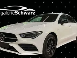 Weiß Gebraucht 2020 Mercedes CLA250e Shooting Brake AMG Kombi | 26.200 € (Fairer Preis)