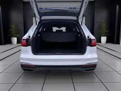 Weiss Gebraucht 2023 Audi A4 S-Line Kombi | 28.750 € (Superpreis)