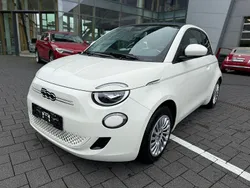 Weiß Gebraucht 2023 Fiat 500e Basis Kleinwagen | 22.500 € (Fairer Preis)