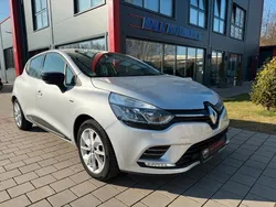 Grau Gebraucht 2017 Renault Clio IV LIMITED Kleinwagen | 8.290 € (Fairer Preis)