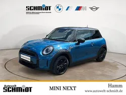 Blau Gebraucht 2024 Mini Cooper Classic Kleinwagen | 26.290 € (Fairer Preis)