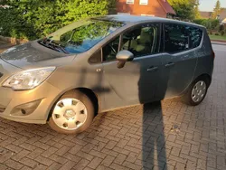 Beige Gebraucht 2011 Opel Meriva Color Edition Van / Kleinbus | 3.800 € (Superpreis)