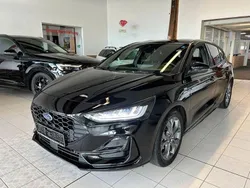 Schwarz Gebraucht 2023 Ford Focus ST-Line Limousine | 20.990 € (Guter Preis)