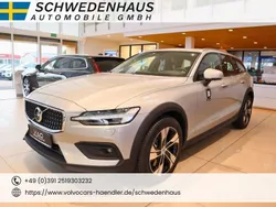 Silber Neu 2025 Volvo V60 CC Ultimate Kombi | 65.900 €