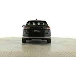 Onyxschwarz Gebraucht 2024 Skoda Superb LAURIN & KLEMENT Kombi | 48.380 €