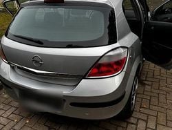 Silber Gebraucht 2005 Opel Astra Kleinwagen | 2.599 € (Fairer Preis)