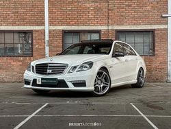 Weiß Gebraucht 2010 Mercedes E63 AMG AMG Limousine | 20.849 €