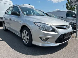 Grau Gebraucht 2012 Hyundai i30 Edition Kombi | 3.800 € (Superpreis)