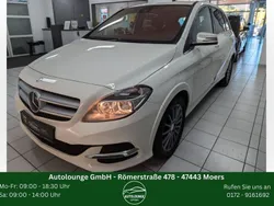 Weiß Gebraucht 2016 Mercedes B250e Van / Kleinbus | 11.900 €