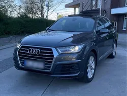 Grau Gebraucht 2016 Audi Q7 S-Line SUV | 19.500 €