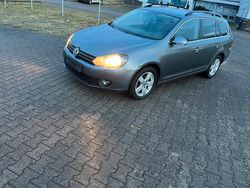 Grau Gebraucht 2012 VW Golf VII Kombi | 3.900 € (Fairer Preis)