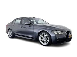 Grau Gebraucht 2016 BMW 330e Executive Limousine | 15.945 €