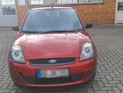 Orange Gebraucht 2007 Ford Fiesta Style Kleinwagen | 1.850 €