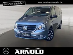 Grau (selenitgrau) Gebraucht 2023 Mercedes Vito Edition Van / Kleinbus | 56.800 € (Teuer)