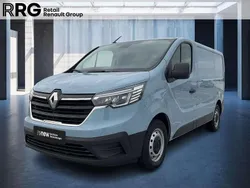 Blau Gebraucht 2023 Renault Trafic Komfort Van | 27.990 € (Teuer)