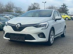 Weiß Gebraucht 2022 Renault Clio V Business Limousine | 11.999 € (Guter Preis)