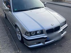 Silber Gebraucht 1999 BMW 323 Limousine | 9.500 €