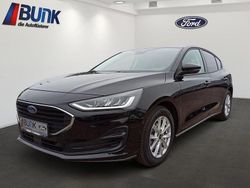 Schwarz Gebraucht 2022 Ford Focus Cool & Connect Limousine | 19.990 € (Guter Preis)