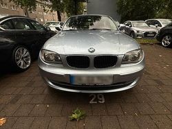 Blau Gebraucht 2010 BMW 118 Kleinwagen | 3.599 € (Fairer Preis)