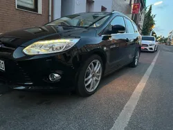 Schwarz Gebraucht 2013 Ford Focus Titanium Limousine | 4.800 € (Fairer Preis)