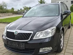 Schwarz Gebraucht 2012 Skoda Octavia Elegance Limousine | 3.999 € (Guter Preis)