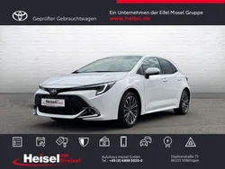 Weiß Gebraucht 2024 Toyota Corolla Hybrid Team Limousine | 29.990 € (Teuer)