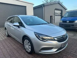 Argon silber/ice silver (m2) Gebraucht 2016 Opel Astra Edition Kombi | 7.390 € (Etwas zu teuer)