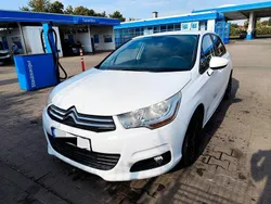 Weiß Gebraucht 2012 Citroën C4 Attraction Limousine | 5.299 € (Fairer Preis)