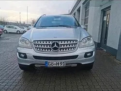 Silber Gebraucht 2006 Mercedes ML500 SUV | 10.700 €