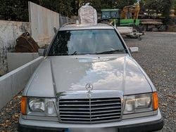 Silber Gebraucht 1989 Mercedes E230 Kombi | 3.450 €