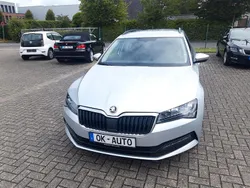 Brilliantsilber Gebraucht 2021 Skoda Superb Kombi | 17.990 € (Superpreis)