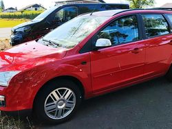 Rot Gebraucht 2005 Ford Focus Kombi | 1.250 € (Etwas zu teuer)