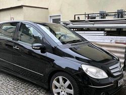Schwarz Gebraucht 2006 Mercedes B180 Van / Kleinbus | 2.500 € (Fairer Preis)